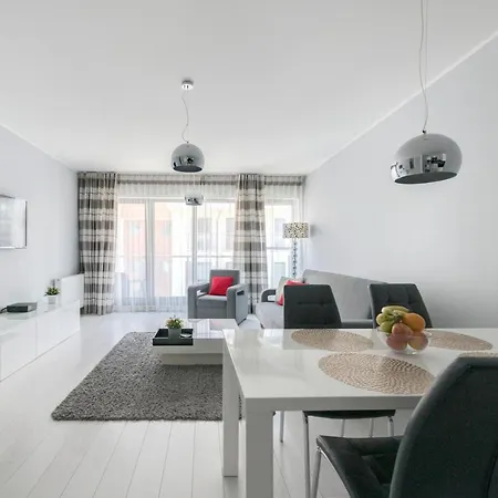 Waterlane Marina By Live & Travel דירה