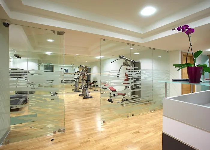 Waterlane Marina By Live & Travel *