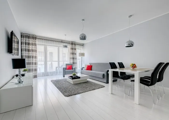 Waterlane Marina By Live & Travel